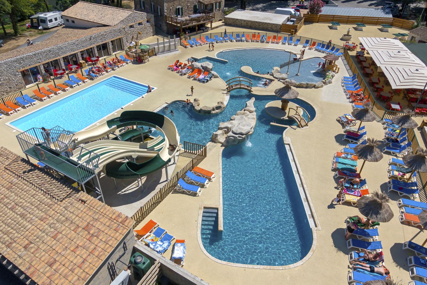 Parc aquatique du camping Le Castel Rose : détente et jeux