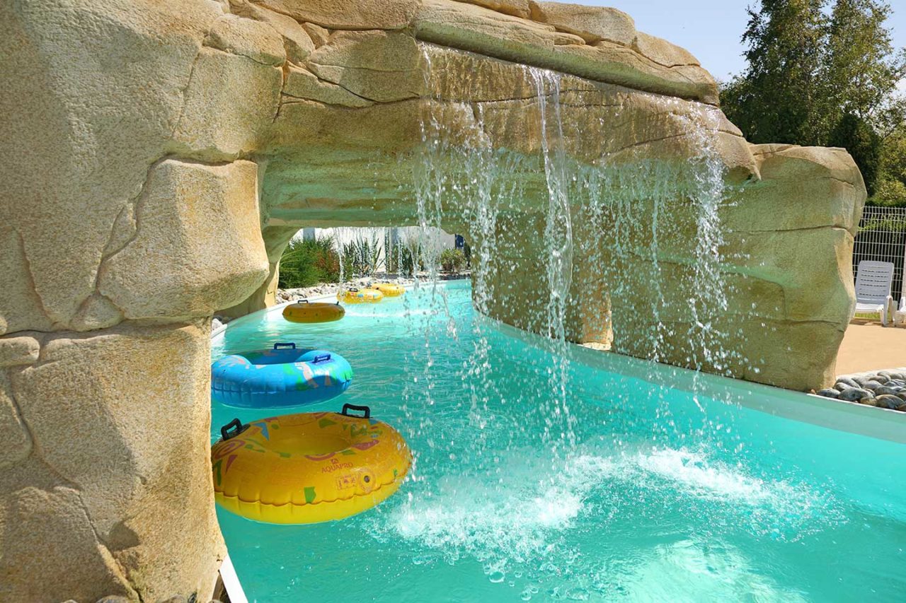 Espace aquatique du Bois Joly : piscine, rivière et toboggan